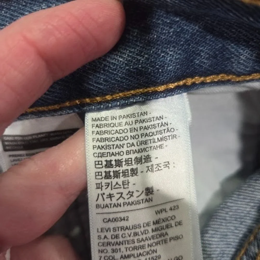 Levis 501 Jeans Men 36x34 Blue Denim Straight Leg Hidden Button Fly Original Fit